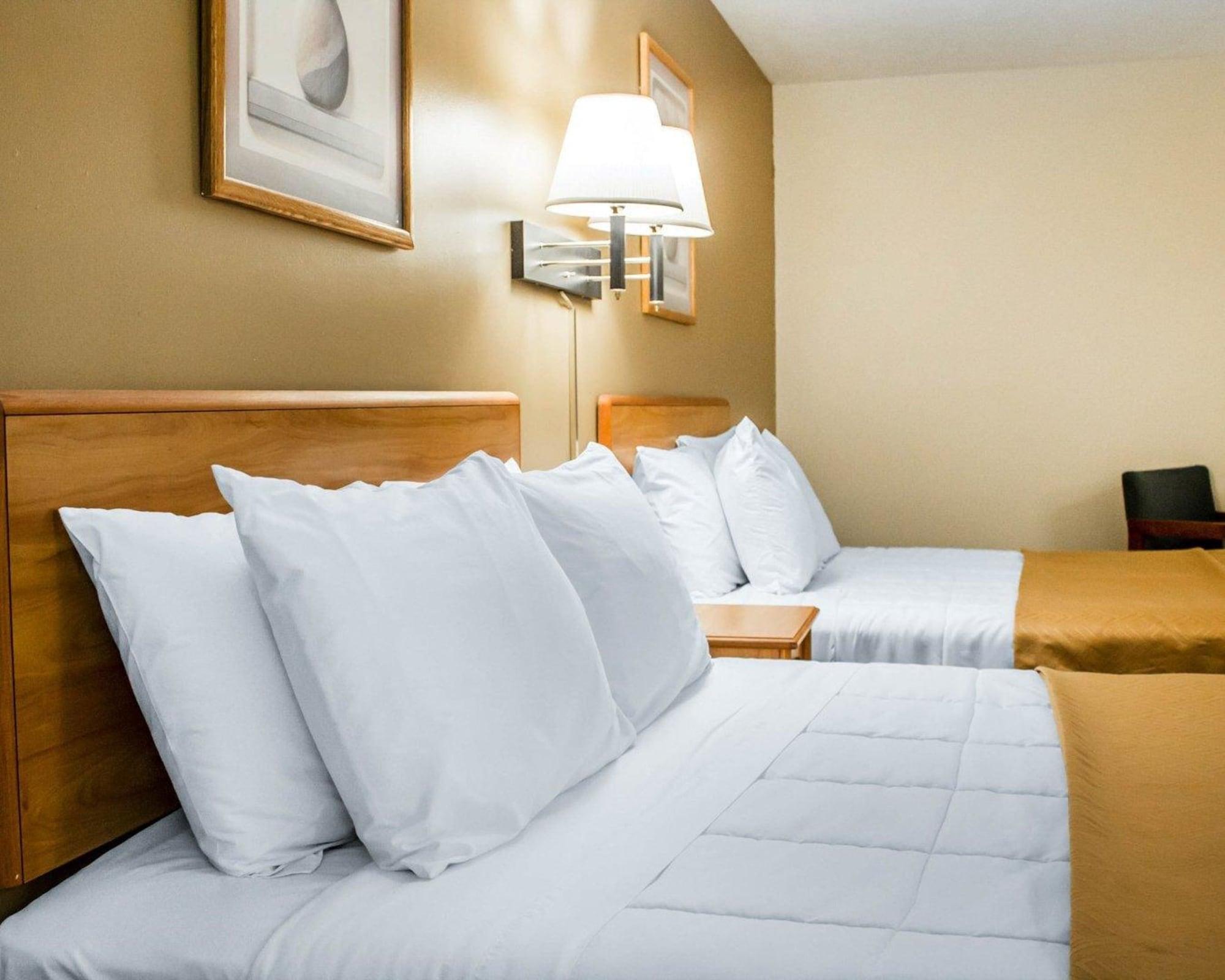 Econo Lodge Елкхарт Екстериор снимка