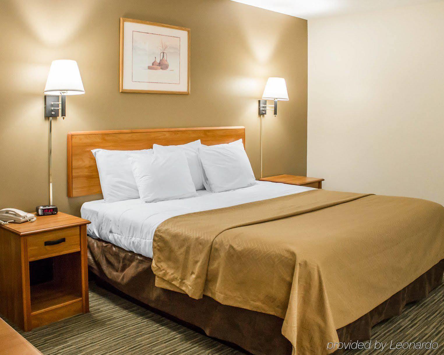 Econo Lodge Елкхарт Екстериор снимка