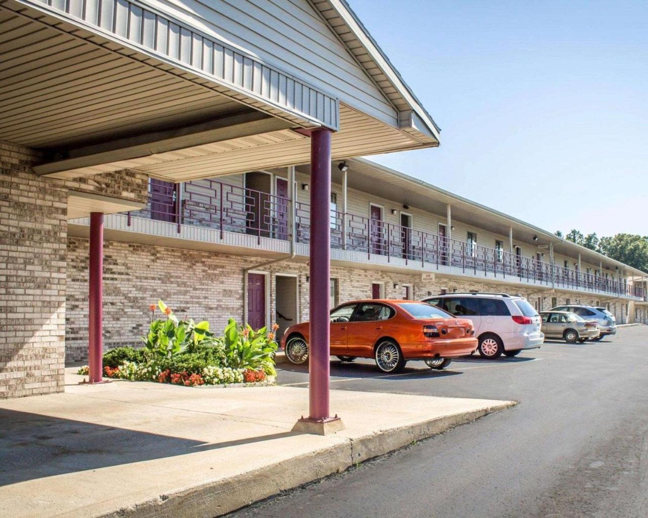 Econo Lodge Елкхарт Екстериор снимка