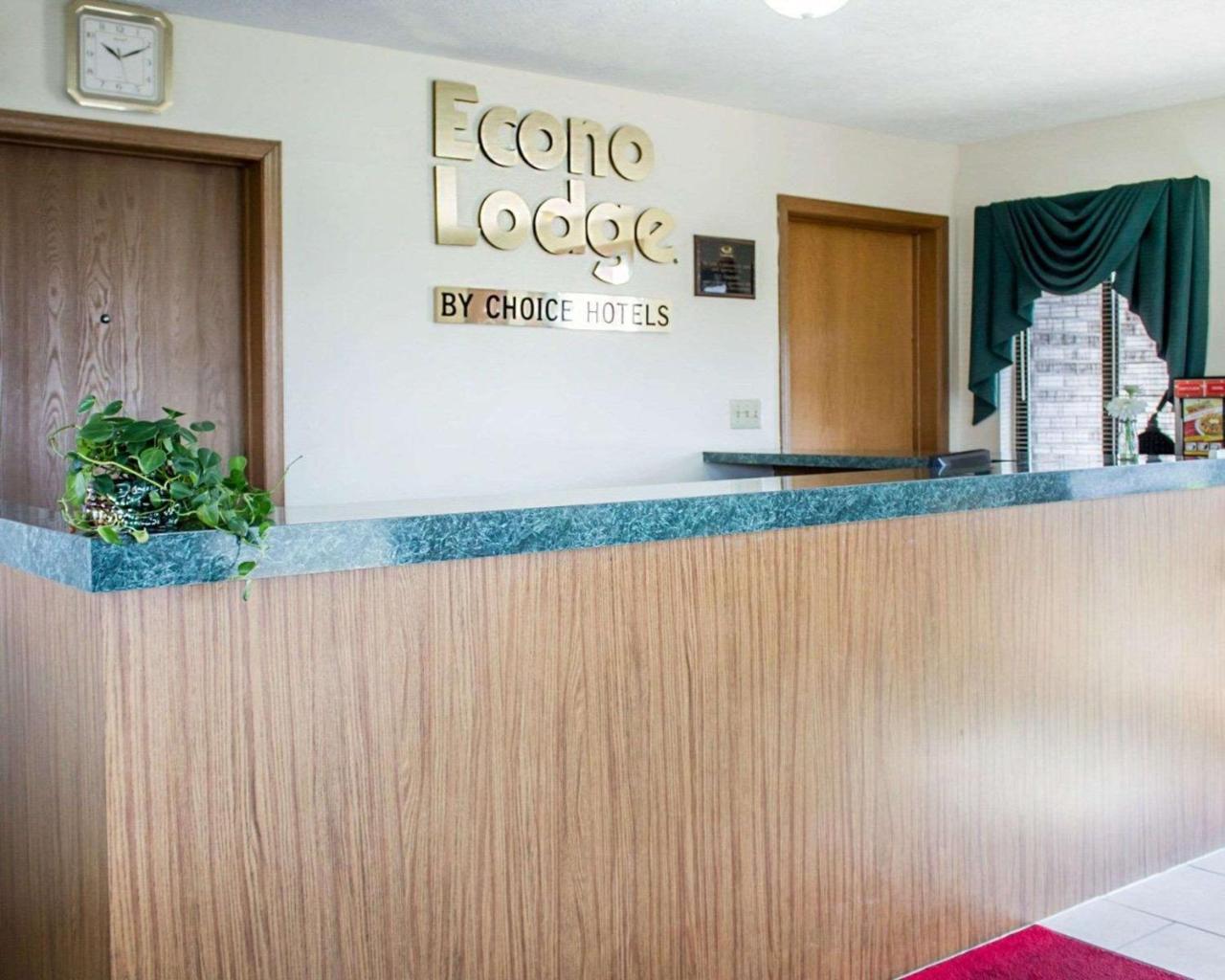 Econo Lodge Елкхарт Екстериор снимка